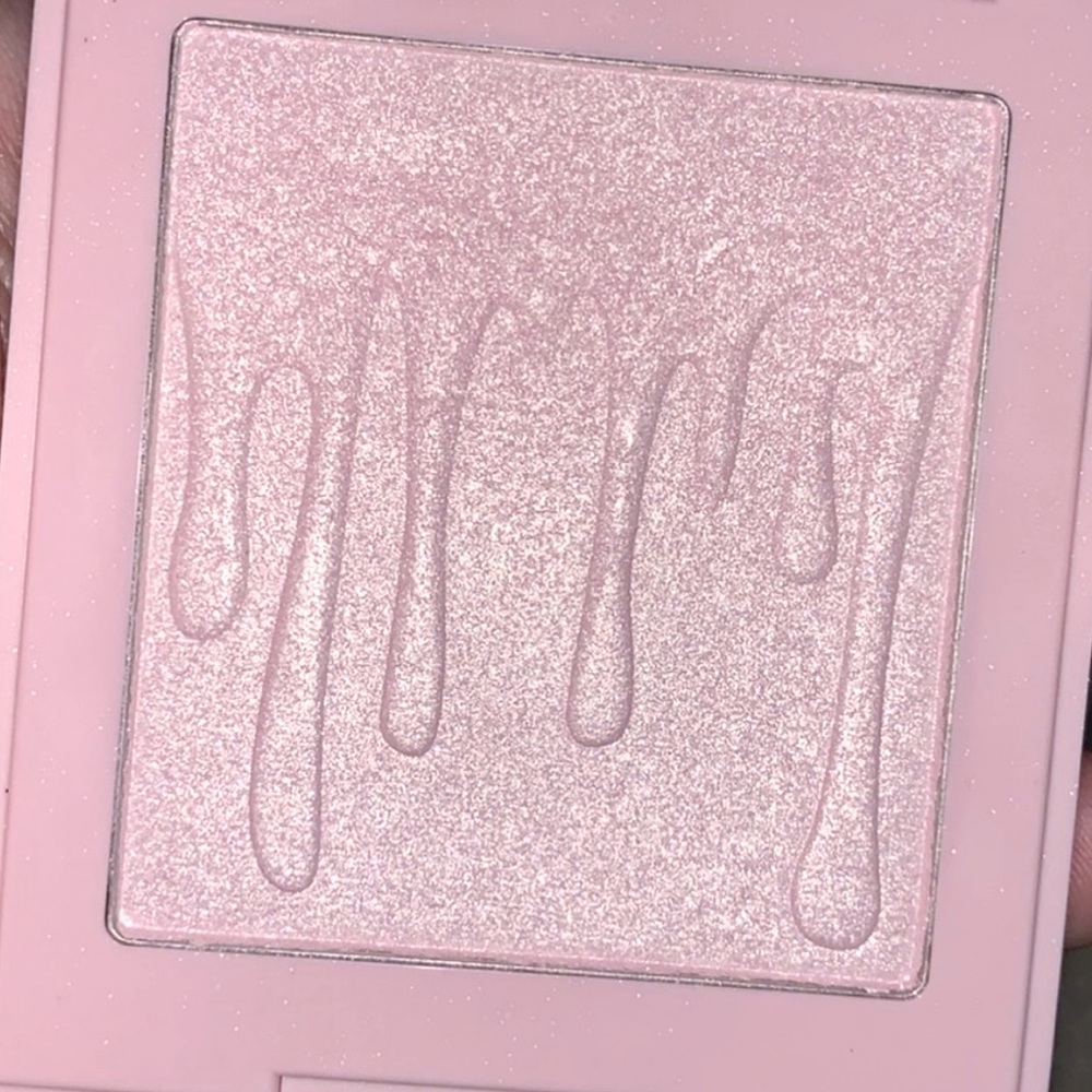 Kylie Kylighter Pink.